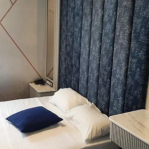  Hotel Cadde 7